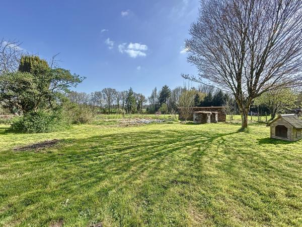 Sur la commune de Illifaut, à moins d’un quart d’heure de la commune de Saint Meen le grand et à 10 minutes de Mauron.