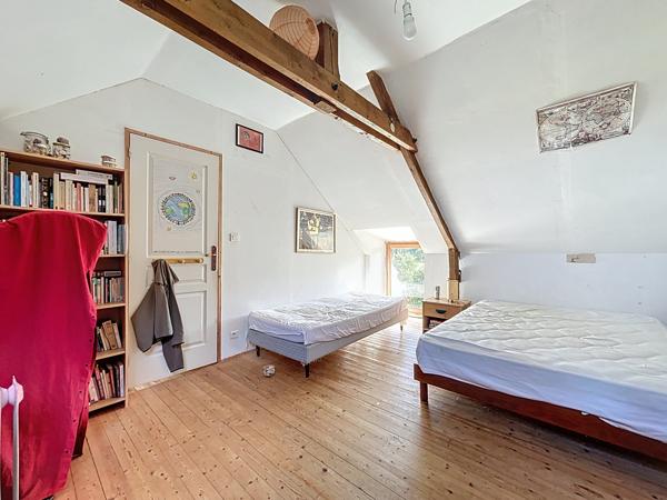 Sur la commune de Illifaut, à moins d’un quart d’heure de la commune de Saint Meen le grand et à 10 minutes de Mauron.