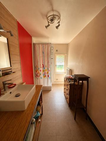 CHARMANTE MAISON DE CAMPAGNE, BEAU POTENTIEL, JARDIN ARBORE