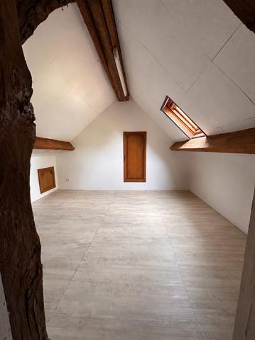 CHARMANTE MAISON DE CAMPAGNE, BEAU POTENTIEL, JARDIN ARBORE