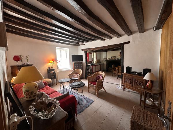 CHARMANTE MAISON DE CAMPAGNE, BEAU POTENTIEL, JARDIN ARBORE