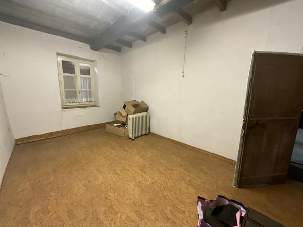 Saint-Sorlin-de-Morestel (38510) En vente à Saint-Sorlin-De-Morestel : Maison + dépendances à rénover entièrement sur 1747m² de terrain