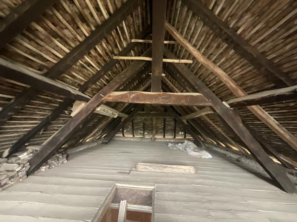 Saint-Sorlin-de-Morestel (38510) En vente à Saint-Sorlin-De-Morestel : Maison + dépendances à rénover entièrement sur 1747m² de terrain