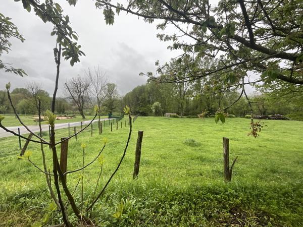 Saint-Sorlin-de-Morestel (38510) En vente à Saint-Sorlin-De-Morestel : Maison + dépendances à rénover entièrement sur 1747m² de terrain