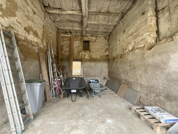 Saint-Sorlin-de-Morestel (38510) En vente à Saint-Sorlin-De-Morestel : Maison + dépendances à rénover entièrement sur 1747m² de terrain