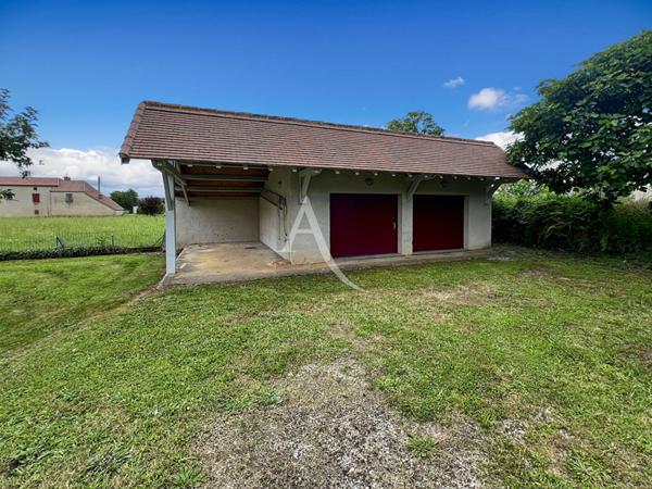 Maison de plain pied flanquée de son pigeonnier dans la belle vallée du Lot