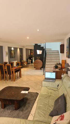 Lavérune (34880) Laverune Maison de ville+garage +T2. Un petit havre de paix