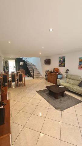 Lavérune (34880) Laverune Maison de ville+garage +T2. Un petit havre de paix