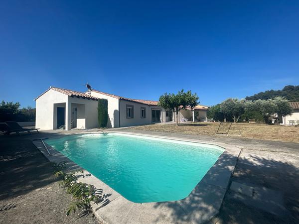 SUPERBE VILLA DE PLAIN-PIED AVEC PISCINE ET VUE DÉGAGÉE SUR LA PINÈDE