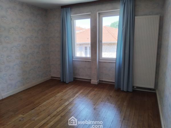 Maison de village 145 m² à Les Hauts-de-Chée 55000