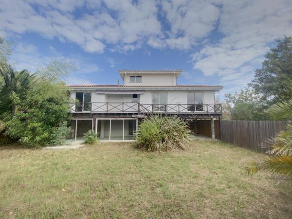GUJAN - LA HUME ! Maison 5P de 146 m2, parcelle de 1560 m2 !
