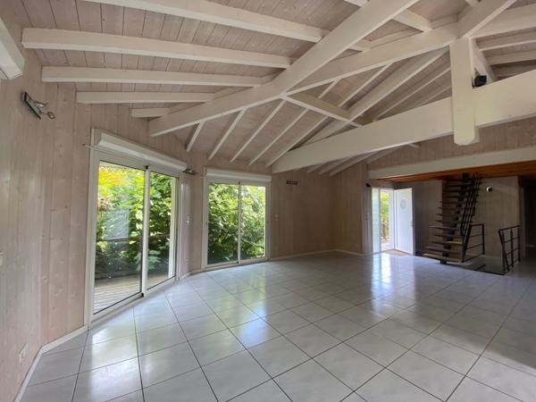 GUJAN - LA HUME ! Maison 5P de 146 m2, parcelle de 1560 m2 !