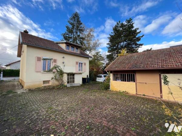 Maison 4 pièces (environ 76 m² habitables) sur sous-sol, proche commodités