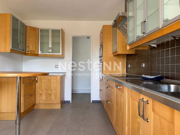 IMMEUBLE - QUARTIER FAUBOUR/MIRIBEL - 3 GARAGES - TERRAIN