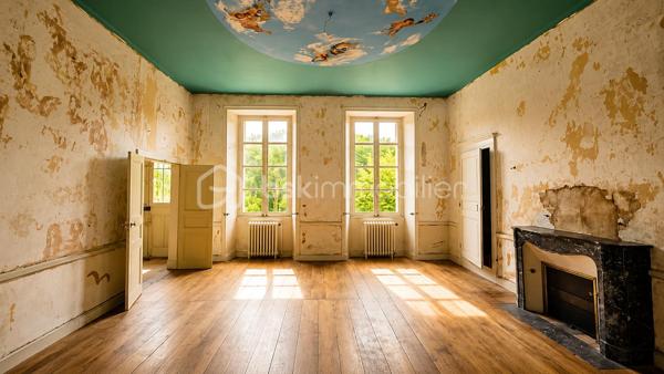 À seulement quelques minutes de l'A84, de la rocade de Fougères et des commodités, découvrez ce magnifique manoir de 1822, édifié sur les fondations d'un ancien manoir du XVIᵉ siècle.
Dès l'entrée, le charme opère : 3,50 m de hauteur sous plafond, parquets anciens, moulures, cheminées en marbre et en granit, volumes généreux... Chaque pièce témoigne de l'authenticité et du caractère de cette demeure.

Le rez-de-chaussée accueille une cuisine avec cheminée, une salle à manger, un vaste salon de plus de 30 m² ainsi qu'un second salon ou bureau. L'étage propose quatre grandes chambres, toutes dotées de cheminées et de placards. Au dernier niveau, un grenier aménageable offre un potentiel supplémentaire, portant la surface totale à environ 260 m² habitables.
Implantée sur un parc arboré de 2 897 m², sans aucun vis-à-vis, cette propriété bénéficie d'un environnement privilégié et calme. La parcelle est constructible et offre la possibilité d'une division, sans dénaturer le charme et l'intimité des lieux.

Des travaux de rénovation sont à prévoir (isolation, électricité, plomberie, menuiserie..) La toiture et la charpente sont en bon état (couverture contrôlée en 2023) .

Une propriété rare destinée aux amoureux du patrimoine, idéale pour une résidence familiale de prestige, une maison d'hôtes ou tout autre projet de vie.