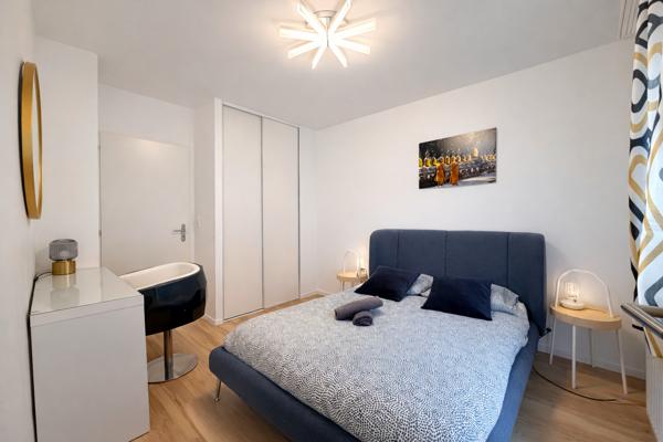 Appartement
         2 pièces
        - 50 m² Exclusivité 232 000 € *