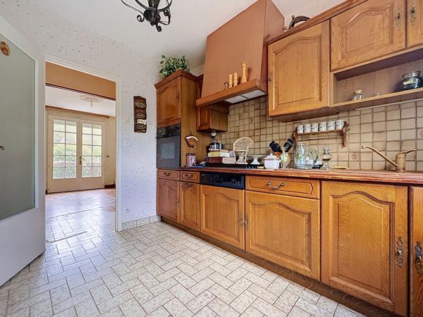 VERTOU - MAISON DE PLAIN PIED 3 CHAMBRES GRAND JARDIN GARAGE COMMERCES