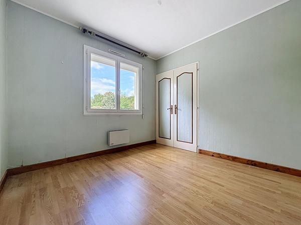 VERTOU - MAISON DE PLAIN PIED 3 CHAMBRES GRAND JARDIN GARAGE COMMERCES