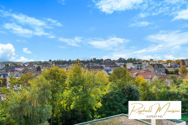 Versailles (78000) Appartement 5 pièces très lumineux, traversant EST-OUEST avec balcon