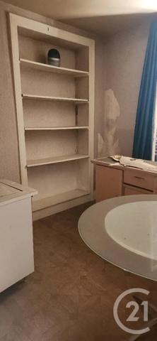 Immeuble à vendre  200 m 2   POLMINHAC  - 15