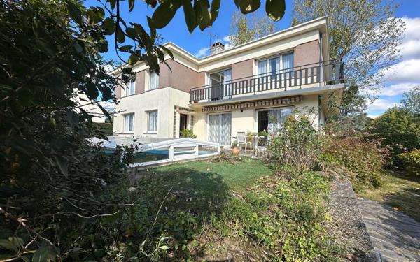 Maison à vendre    8 pièces • 210 m2 Le Plessis-Trévise