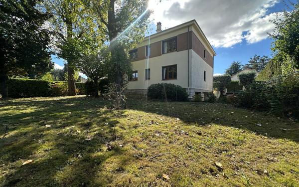 Maison à vendre    8 pièces • 210 m2 Le Plessis-Trévise