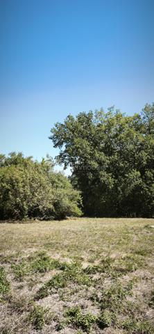 Vends terrain constructible de 1434 m2 au calme et plat proche de Villemur-sur-Tarn, sans vis à vis. Situé à 10 minutes de Villemur/Tarn, 45 minutes de l'aéroport de Toulouse-Blagnac et de Toulouse, ainsi que 20 kms de Montauban, ce lieu vous offrira calme et sérénité.
A visiter sans tarder !

PRIX H.A.I. : 48000 €

Contactez votre conseiller BSK Immobilier :
PIERLOT Corentin - Agent commercial immatriculé au RSAC d'Albi sous le numéro 521641936.

INFORMATIONS ET VISITES : 0621220824