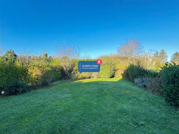 Maison semi-individuelle de 97 m2 comprenant 3 ch + 1 poss, jardin et garage attenant