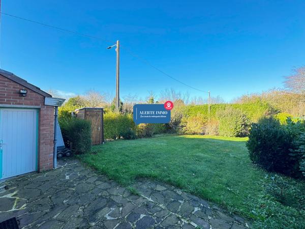 Maison semi-individuelle de 97 m2 comprenant 3 ch + 1 poss, jardin et garage attenant