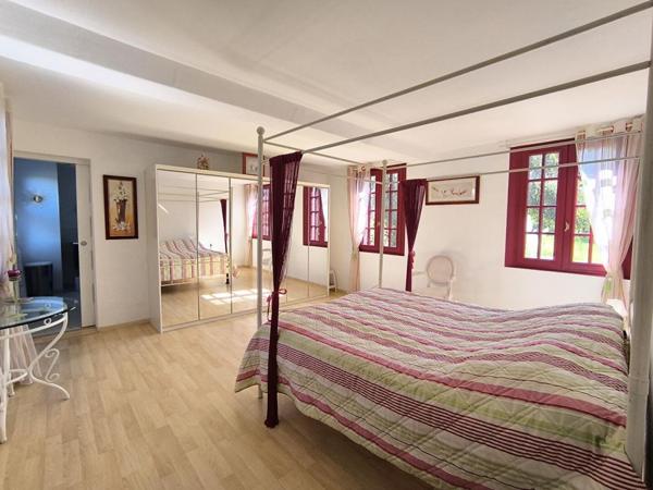 Corps de ferme Forges les Eaux 8 pièce(s) 147.83 m2