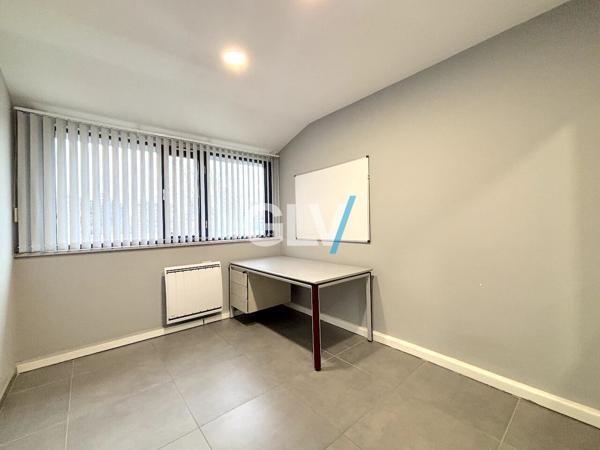 Bureaux Villeneuve d'Ascq 40 pièce(s) 750 m2 , Villeneuve d ascq