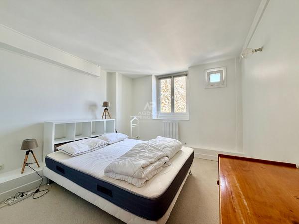 "Versailles Notre-Dame" Joli appartement de 3 pièces meublé de 56 m² ! Loyer 1 590 €/mois charges comprises **  - Référence  28004