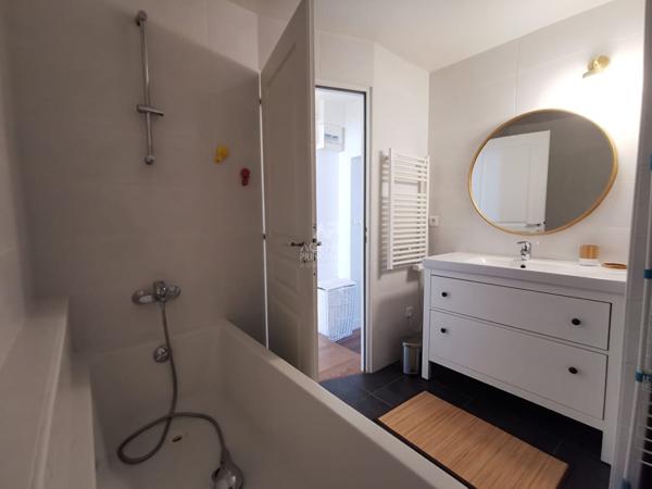 "Versailles Notre-Dame" Joli appartement de 3 pièces meublé de 56 m² ! Loyer 1 590 €/mois charges comprises **  - Référence  28004