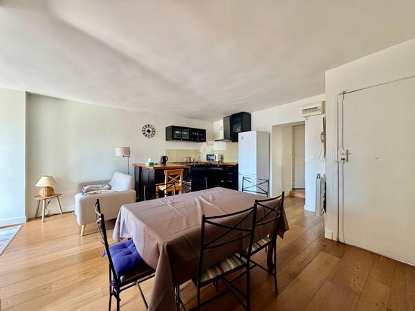 "Versailles Notre-Dame" Joli appartement de 3 pièces meublé de 56 m² ! Loyer 1 590 €/mois charges comprises **  - Référence  28004