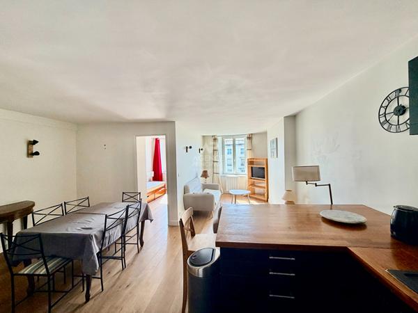 "Versailles Notre-Dame" Joli appartement de 3 pièces meublé de 56 m² ! Loyer 1 590 €/mois charges comprises **  - Référence  28004