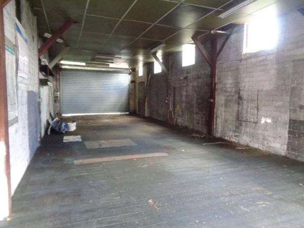 Dpt Yonne (89), à vendre BLENEAU Garage 90m2 avec maison à rénover 6 pièces 130m2