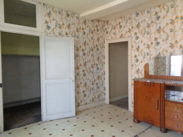 Dpt Yonne (89), à vendre BLENEAU Garage 90m2 avec maison à rénover 6 pièces 130m2