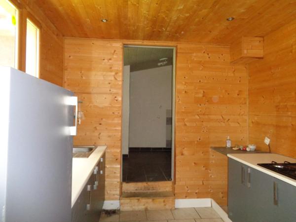 Dpt Yonne (89), à vendre BLENEAU Garage 90m2 avec maison à rénover 6 pièces 130m2