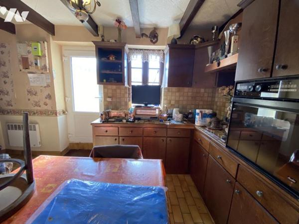 A VENDRE - MAISON A RENOVER  - ERNEE
