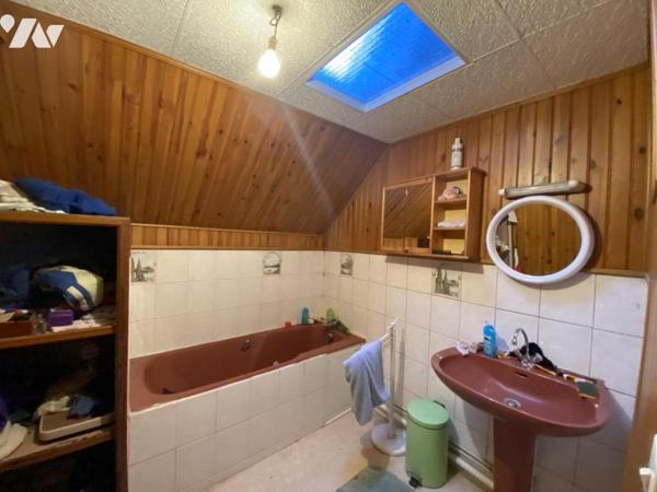 A VENDRE - MAISON A RENOVER  - ERNEE