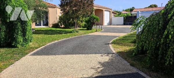 EXCLUSIVITÉ - SAINT-MARS-LA-REORTHE - Au calme et entouré d'un magnifique jardin arboré, découv...