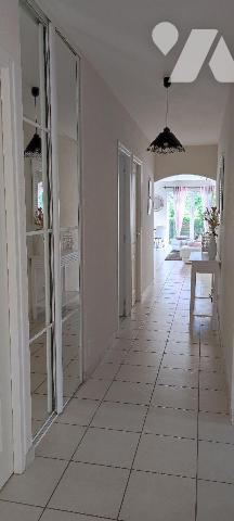 EXCLUSIVITÉ - SAINT-MARS-LA-REORTHE - Au calme et entouré d'un magnifique jardin arboré, découv...