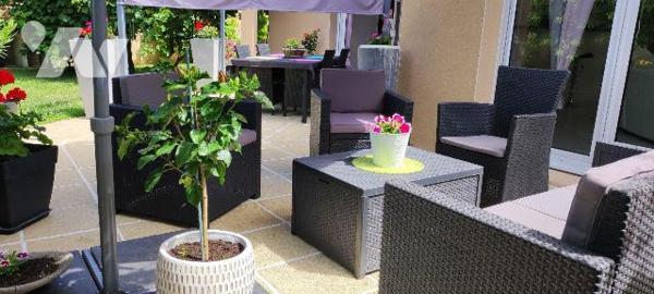 EXCLUSIVITÉ - SAINT-MARS-LA-REORTHE - Au calme et entouré d'un magnifique jardin arboré, découv...