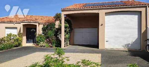 EXCLUSIVITÉ - SAINT-MARS-LA-REORTHE - Au calme et entouré d'un magnifique jardin arboré, découv...