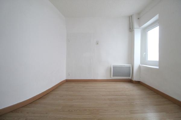 Saint-Affrique (12400) Appartement Type 2 bis 50 m² avec grenier et cave