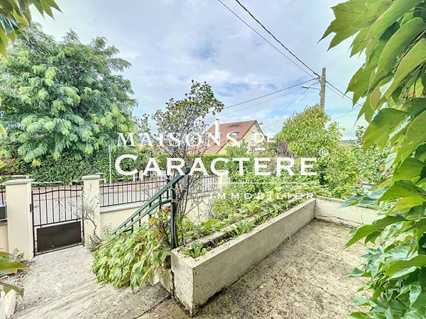 Maison de charme individuelle de 90m2 & jardin à 10 mn à pied des écoles et commerces
