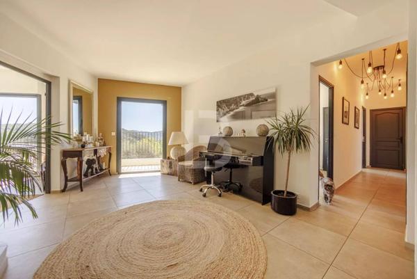 Magnifique villa-appartement au calme à vendre au Tignet