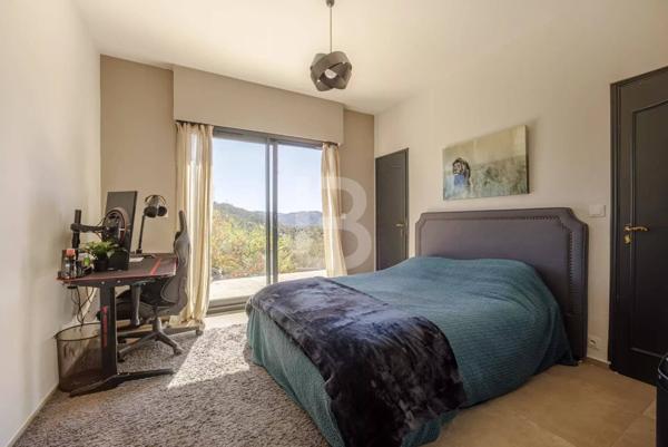 Magnifique villa-appartement au calme à vendre au Tignet