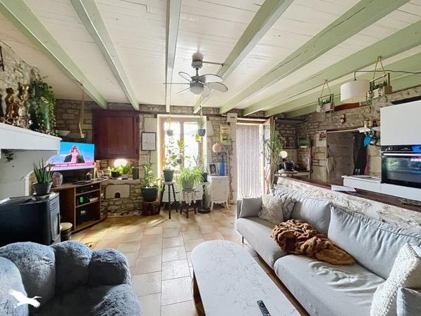 Maison 82 950 € Saint-Coutant 3 p 91 m² DPE D