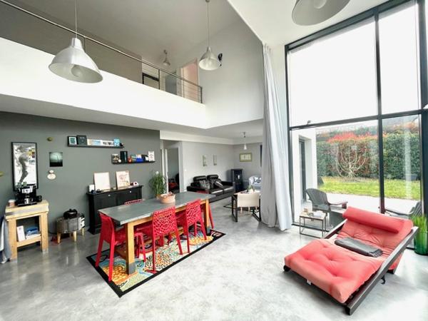 Membrolle sur longuenee (49770) Contemporaine au coeur de la nature